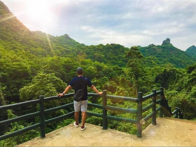 Exploring Trung Trang Cave