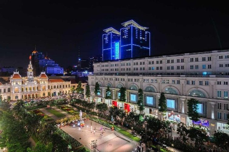 Nguyen Hue Walking Street: The Local Gathering Spot