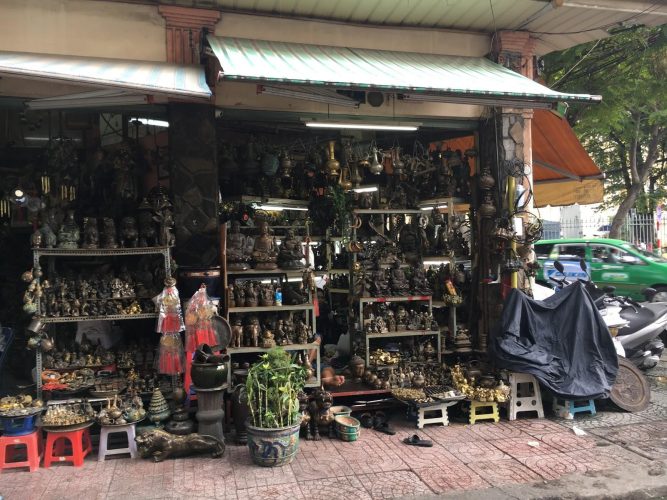 Le Cong Kieu Street: The Antique Collector’s Dream