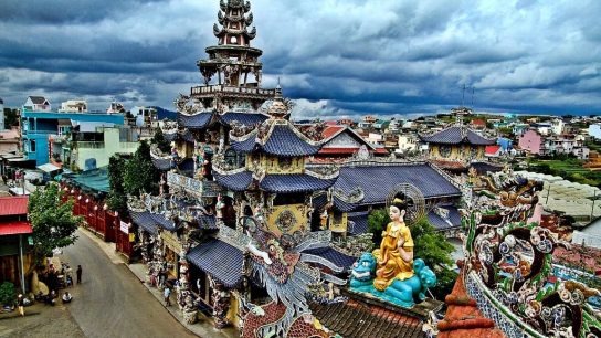 Linh Phuoc Pagoda: A Cultural and Spiritual Oasis in Da Lat